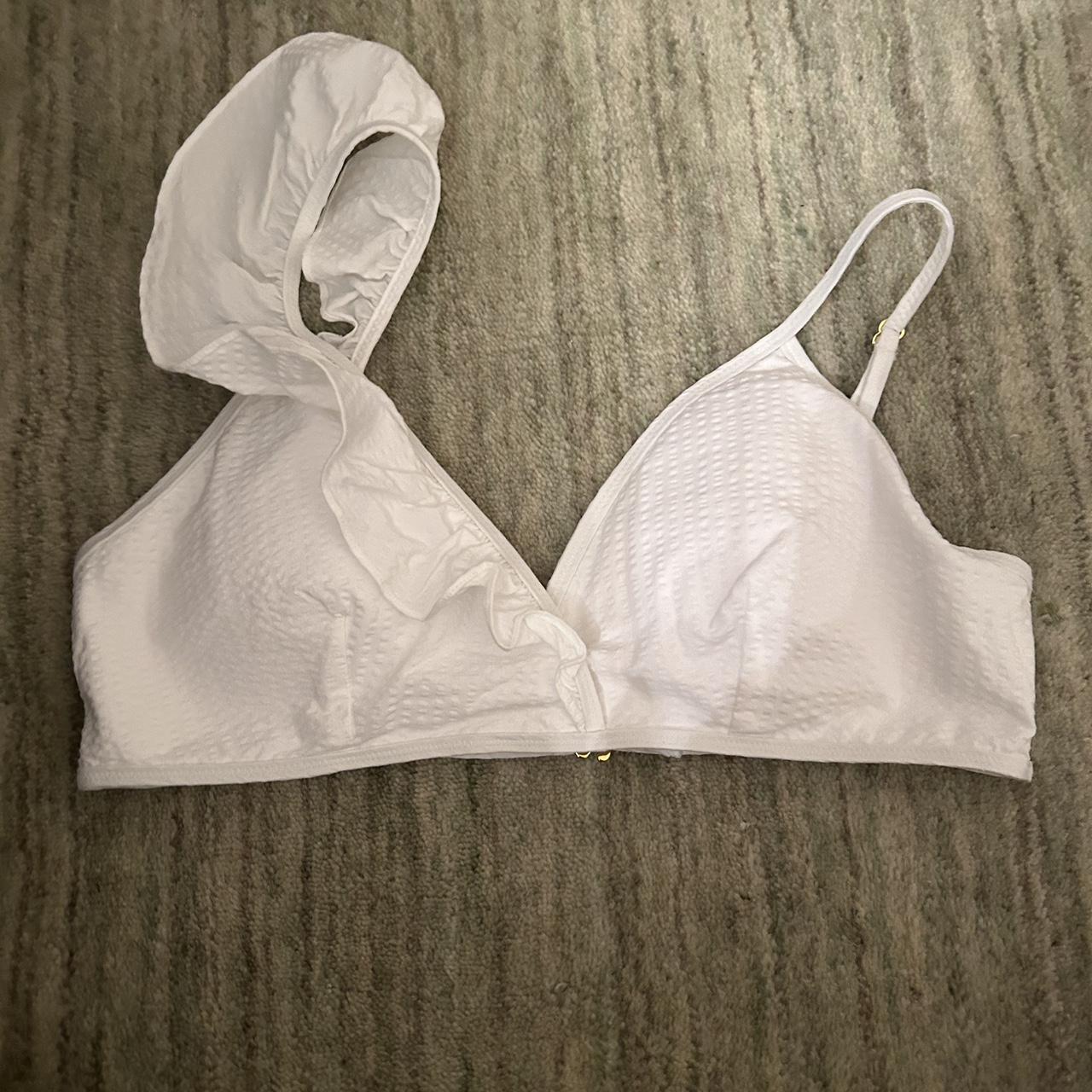 Vineyard Vines Women's White Bikini-and-tankini-tops | Depop