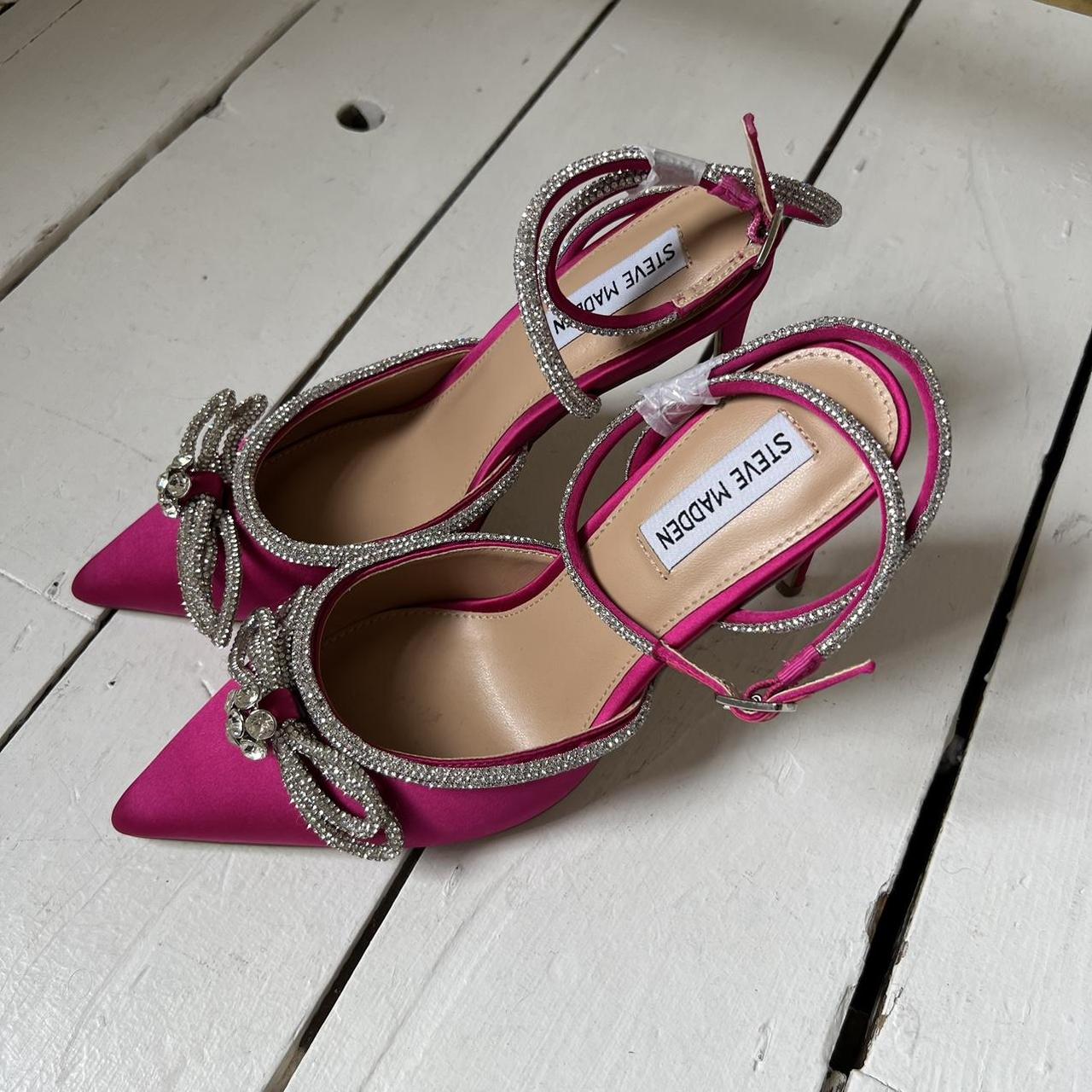 Steve Madden Women's Pink Courts | Depop