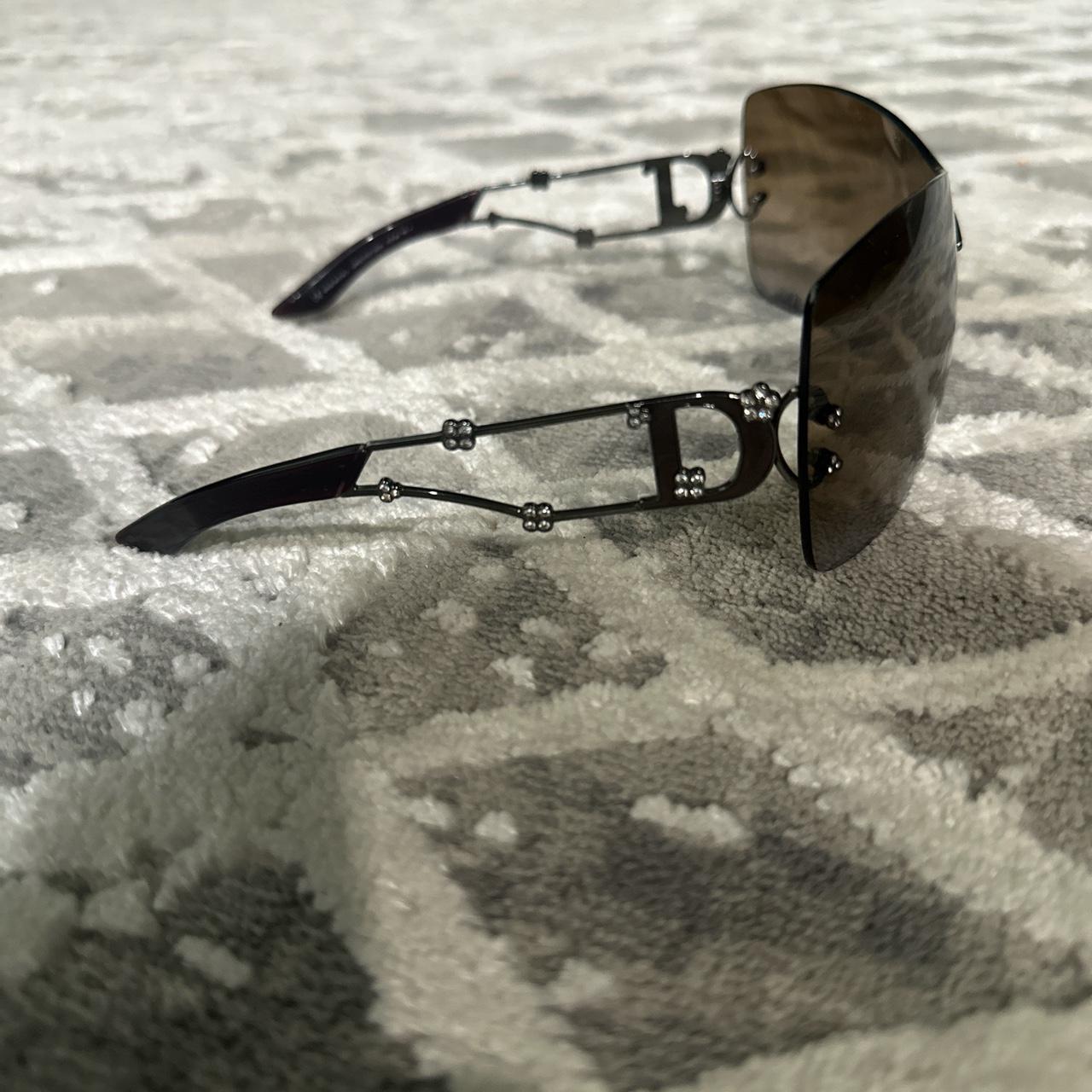 Dior sunglasses-y2k - Depop