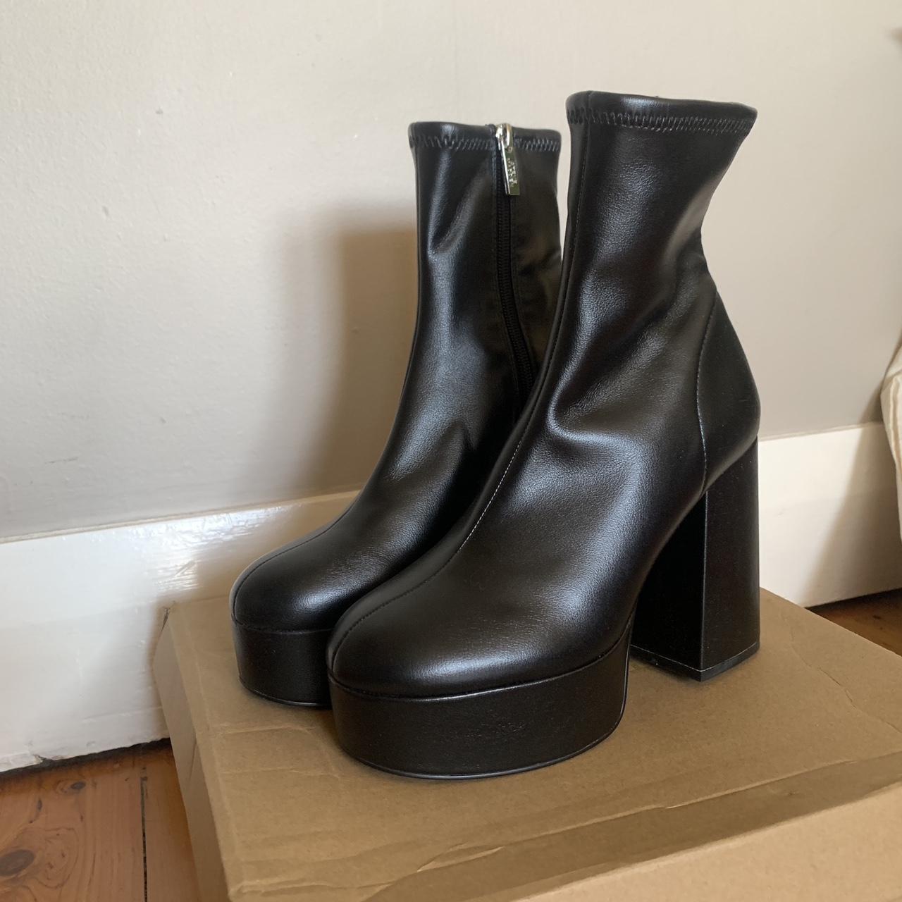 Steve Madden - Lilly Platform Boots - Never been... - Depop