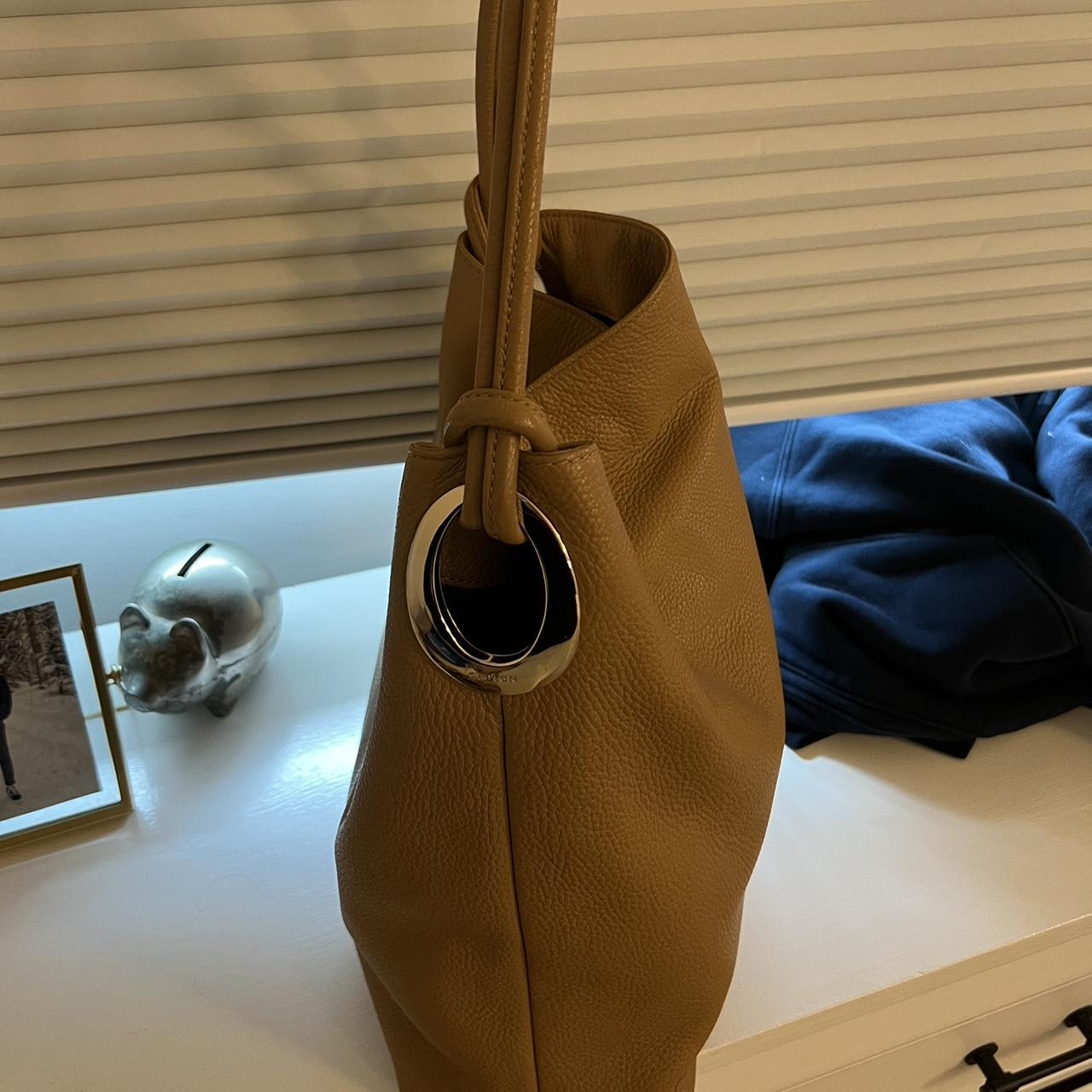 Oroton leather hobo bag that can fit a Depop