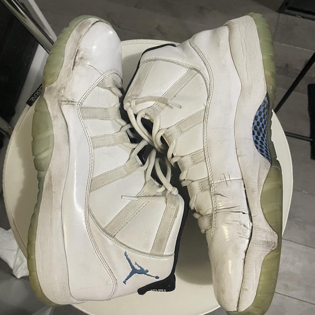 aj11 white blue