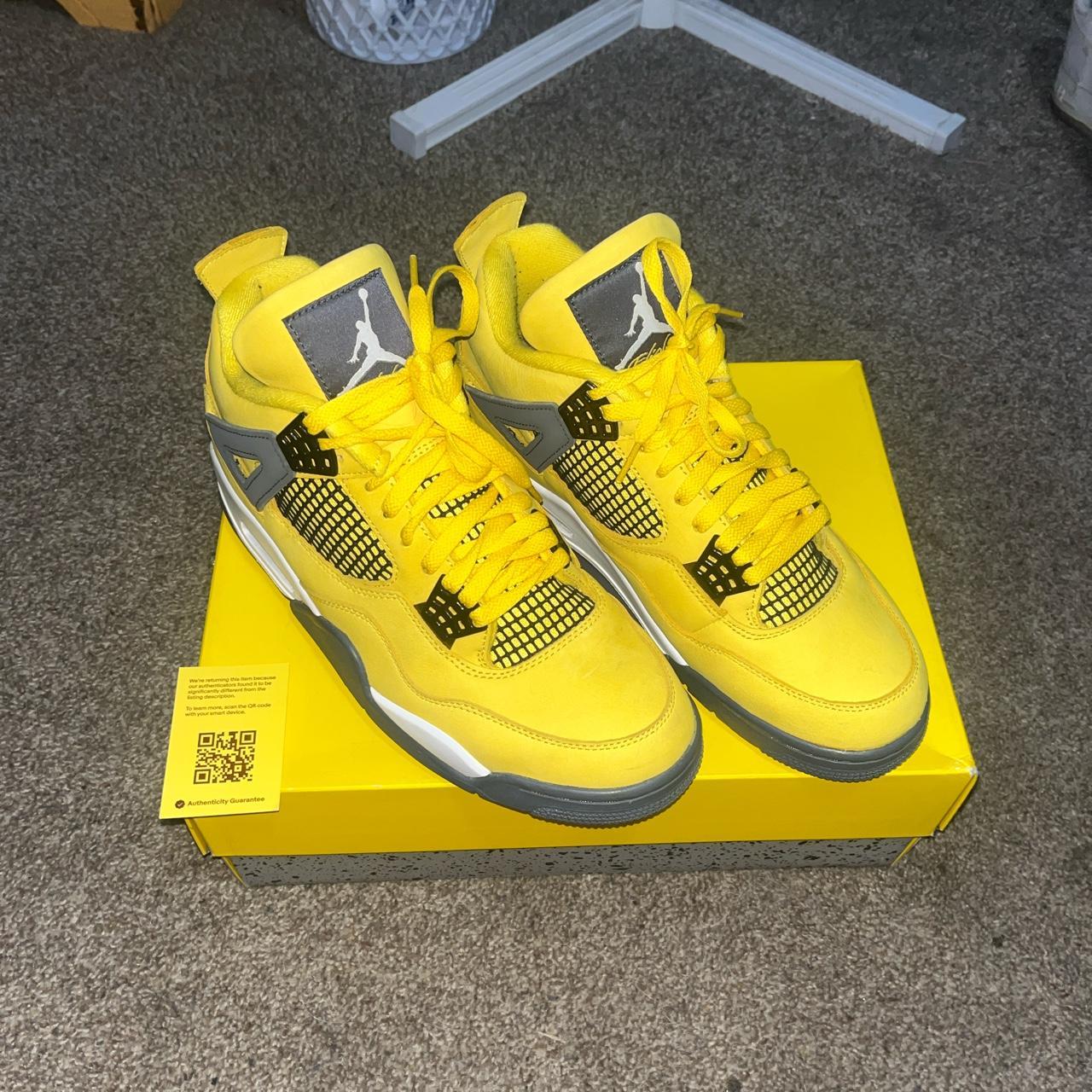 what to wear with jordan 4 lightning