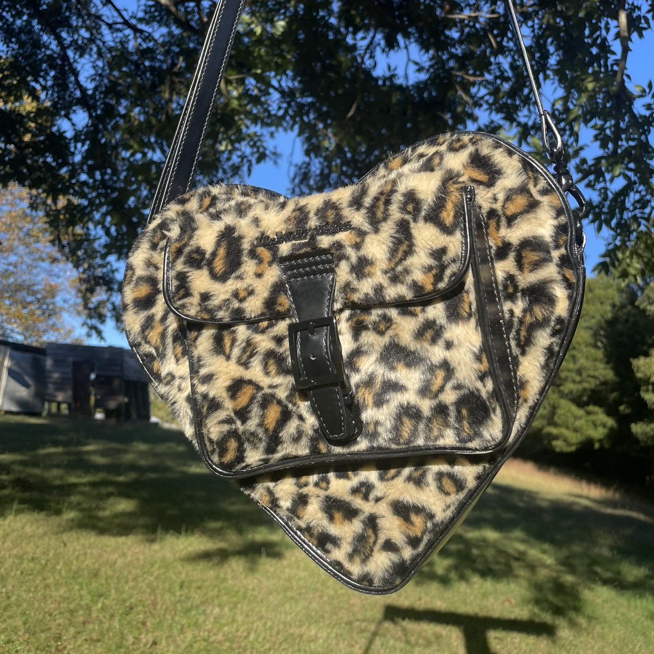 Bag dr-marten-heart - Depop