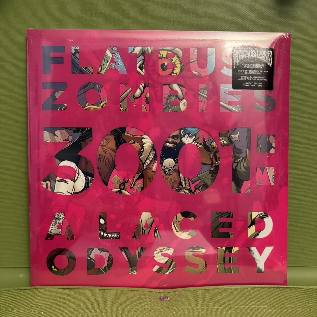 Crystal Castles / Heartsrevolution – Split – Vinyl (Glow In