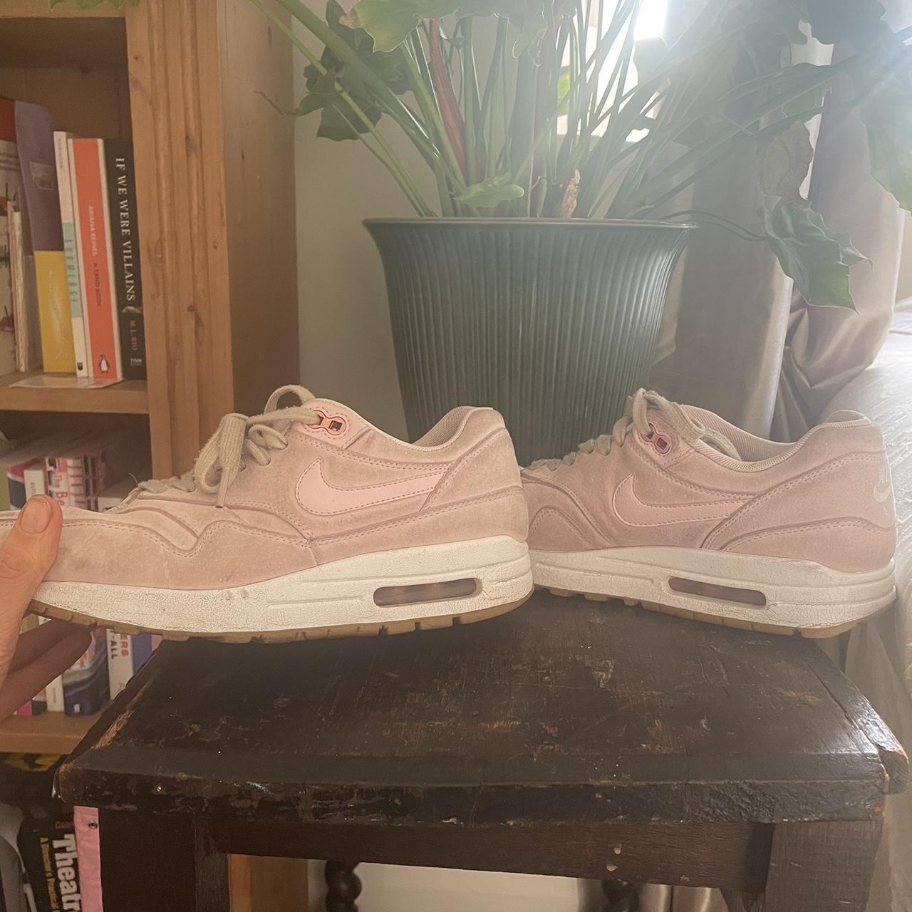 nike pink air max dia trainers