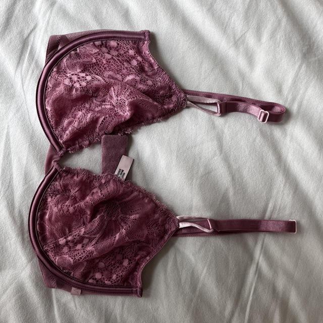 Purple lace bra size 32DD front closing - Depop