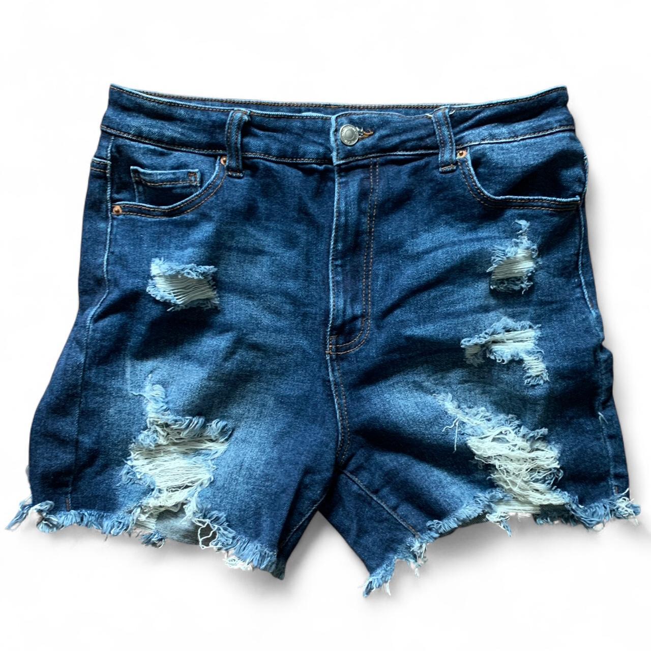 item listed by illy_888