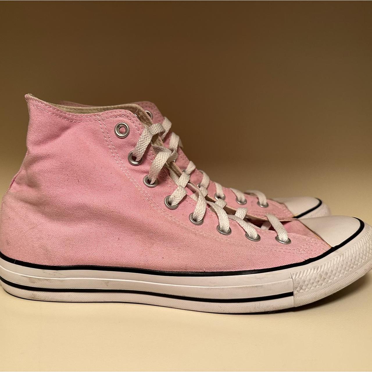 Pink Converse High, -slight tear in