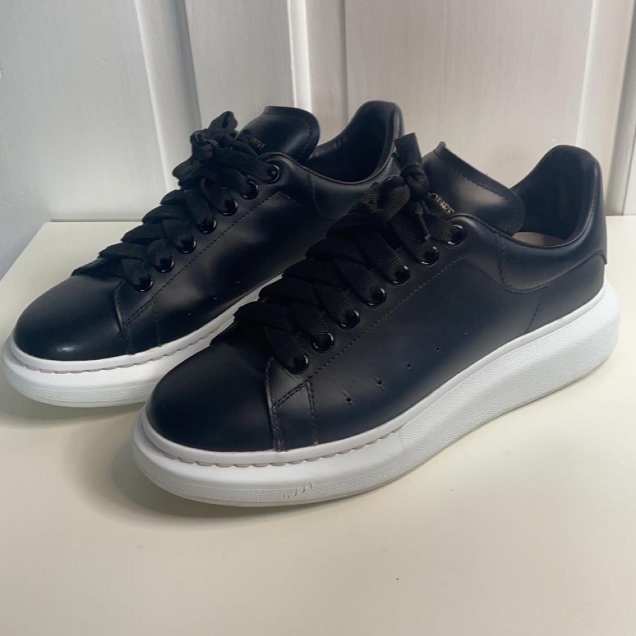 Alexander mcqueen trainers size 7 hotsell