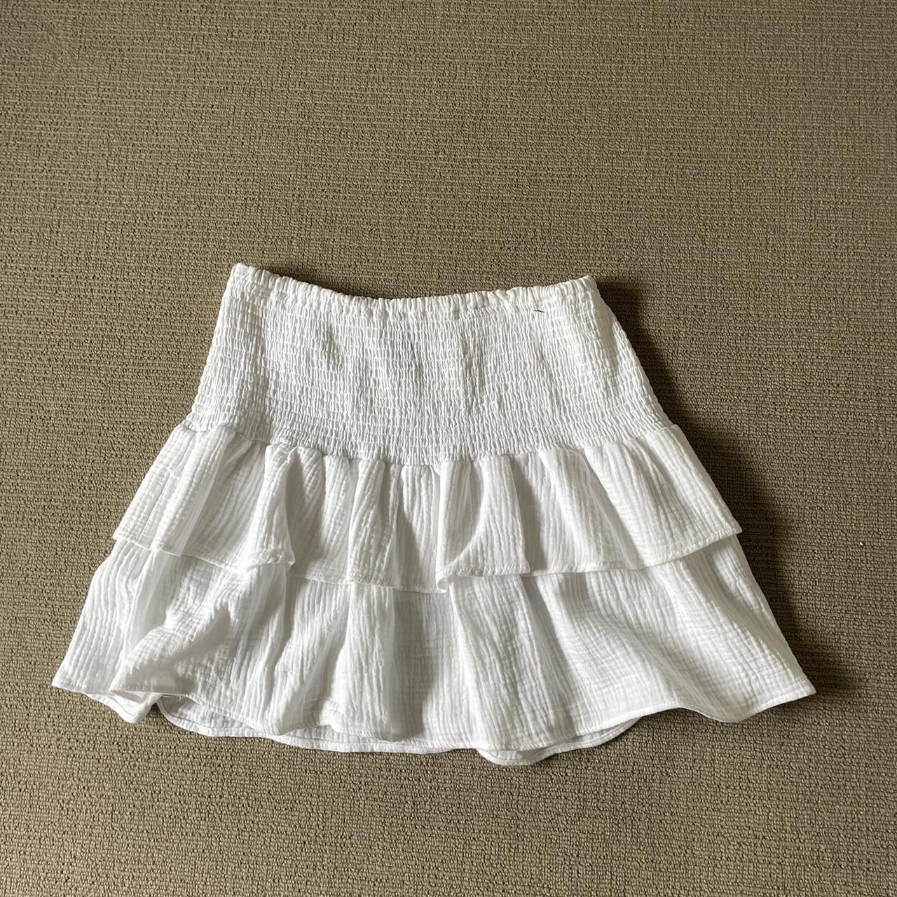 White layered skirt - comfortable large elastic band... - Depop