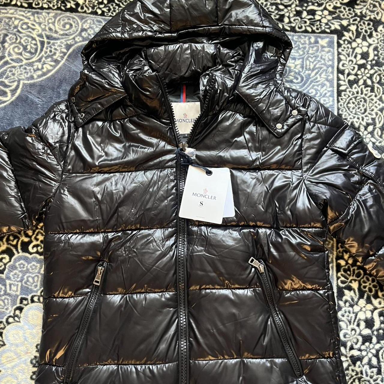 Moncler montgenevre size 1 Similar to the Maya | Depop