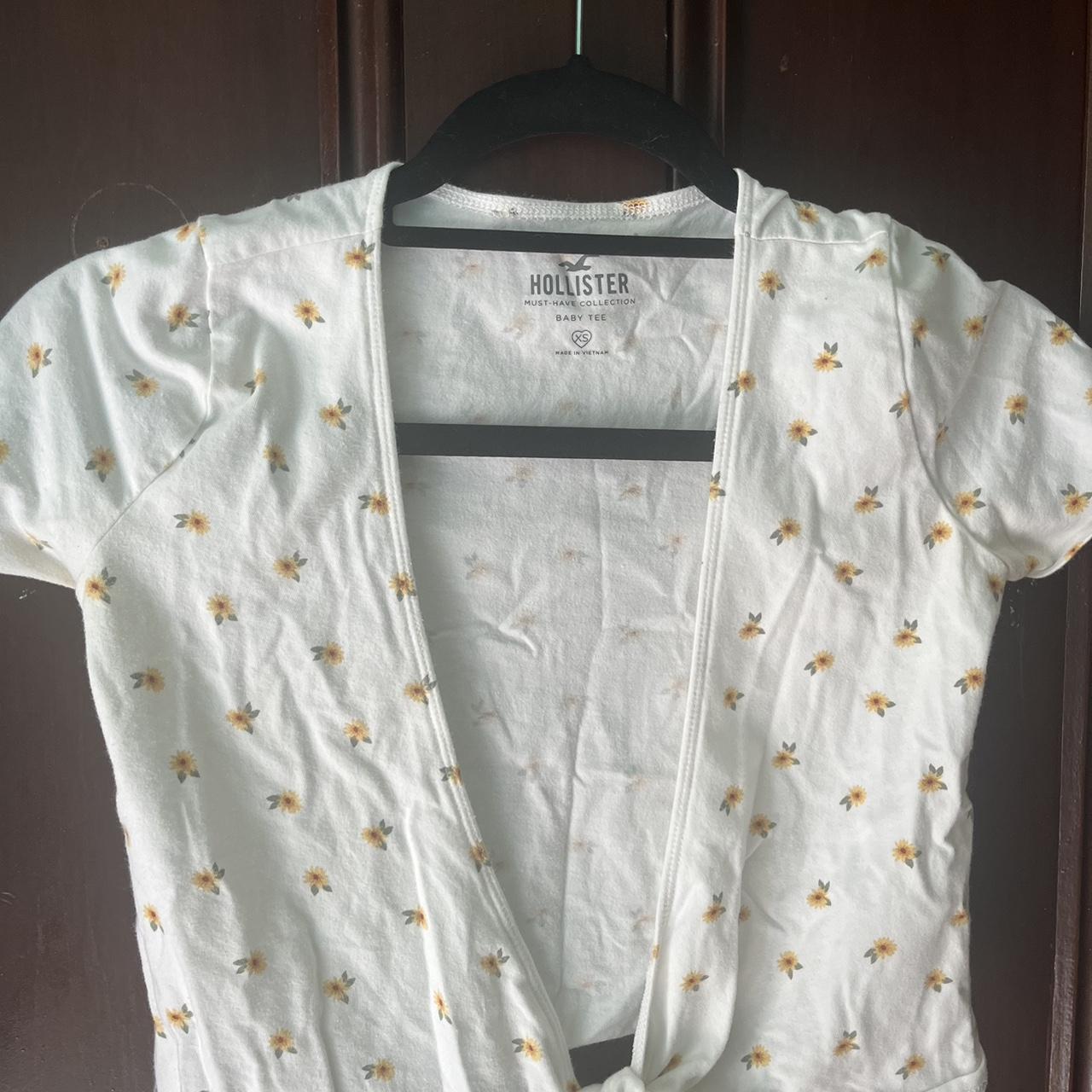 hollister front tie top size xs lightly worn - Depop