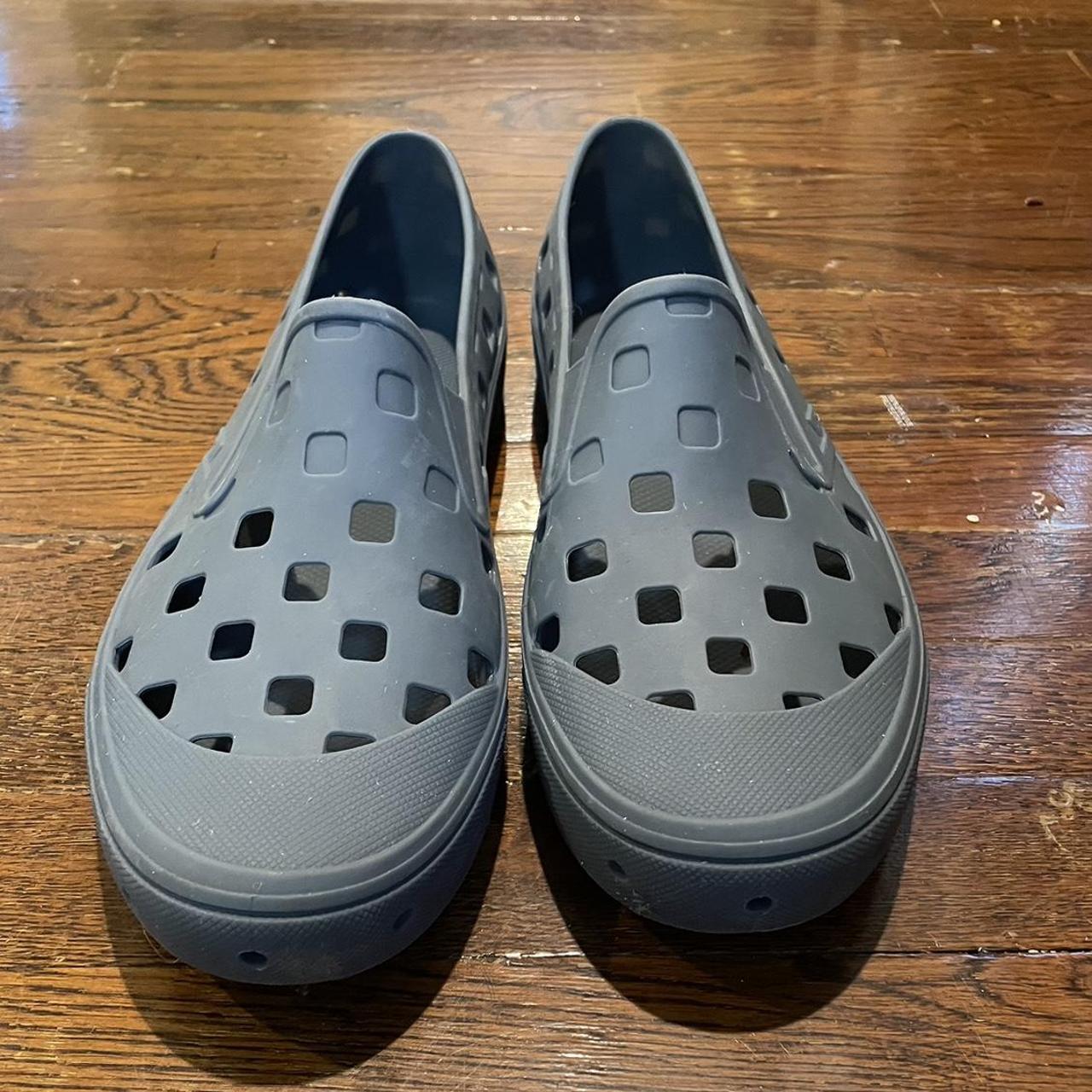 vans size to crocs