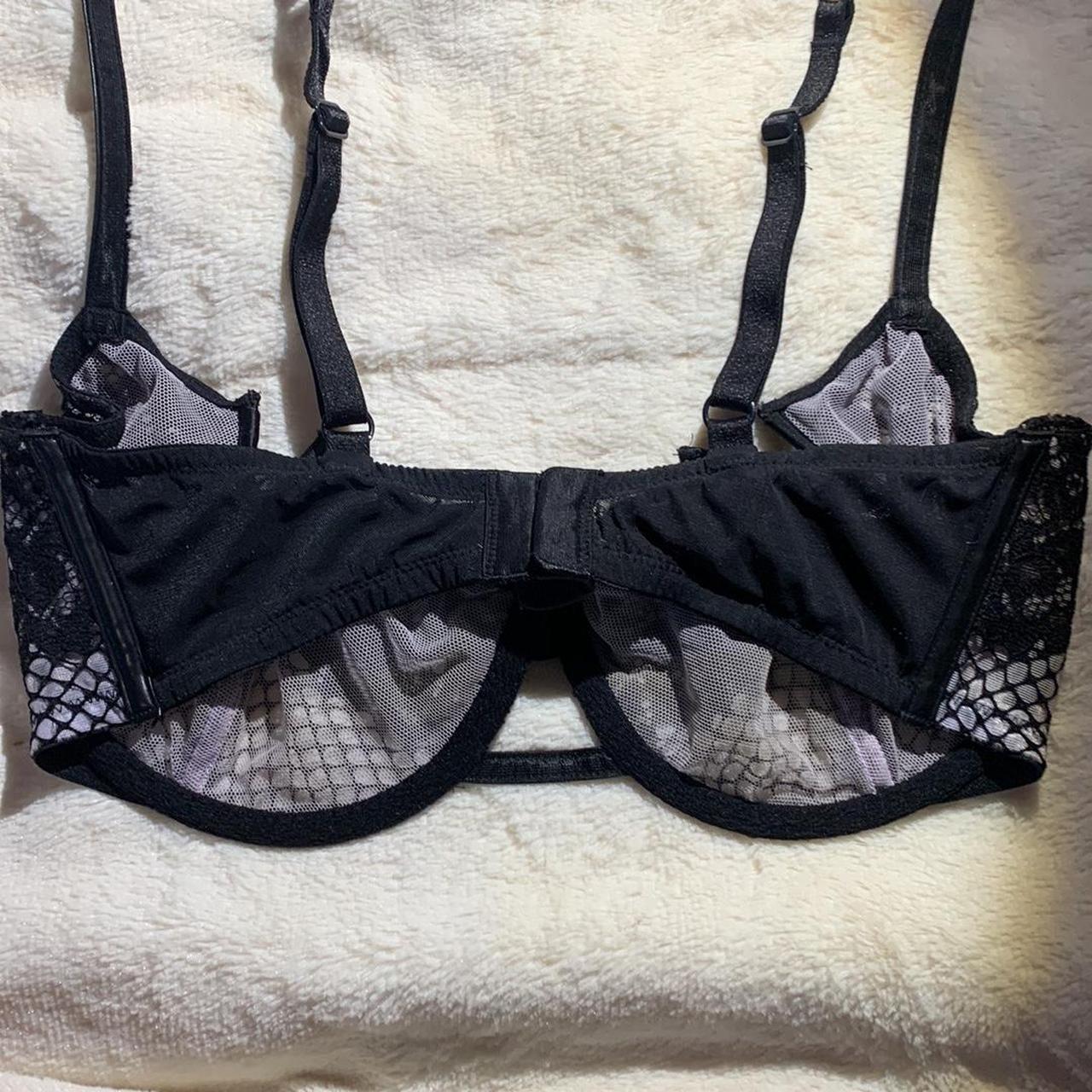 Victoria's Secret Women's Black and White Bra Depop