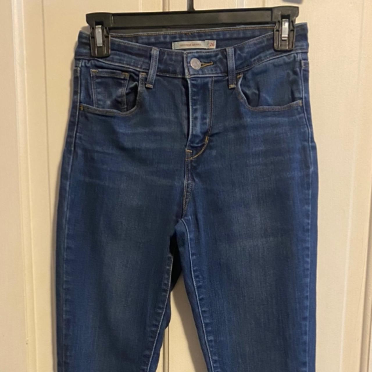 item listed by eelhsascloset