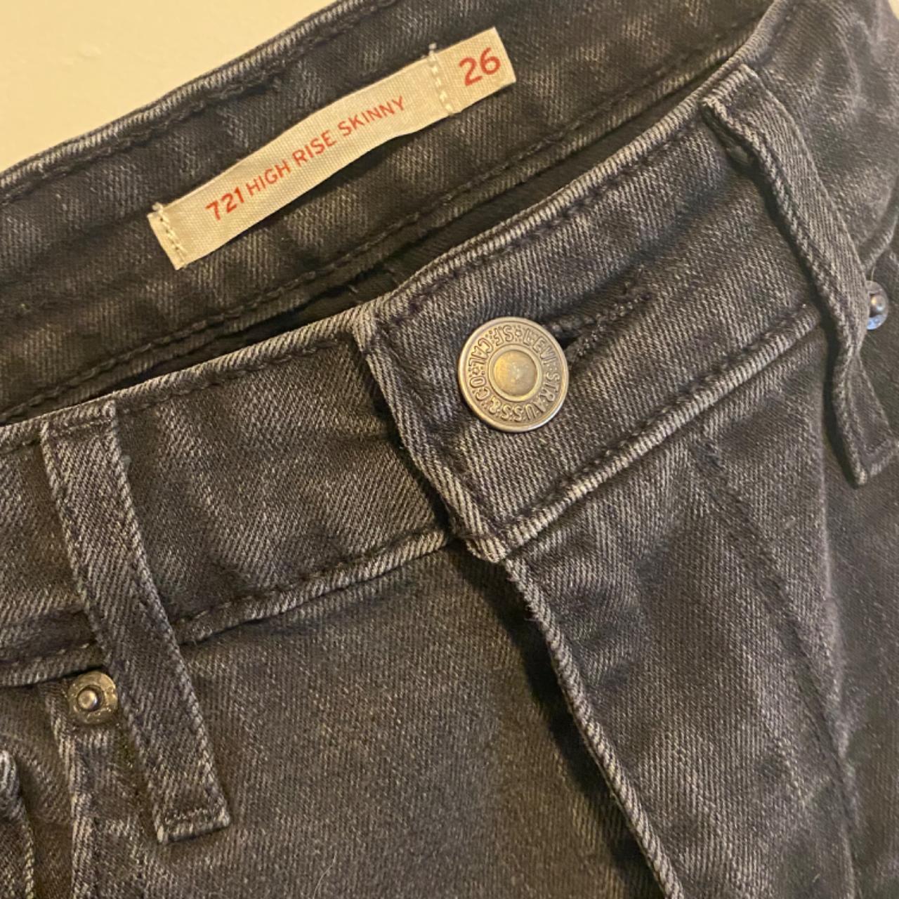 item listed by eelhsascloset