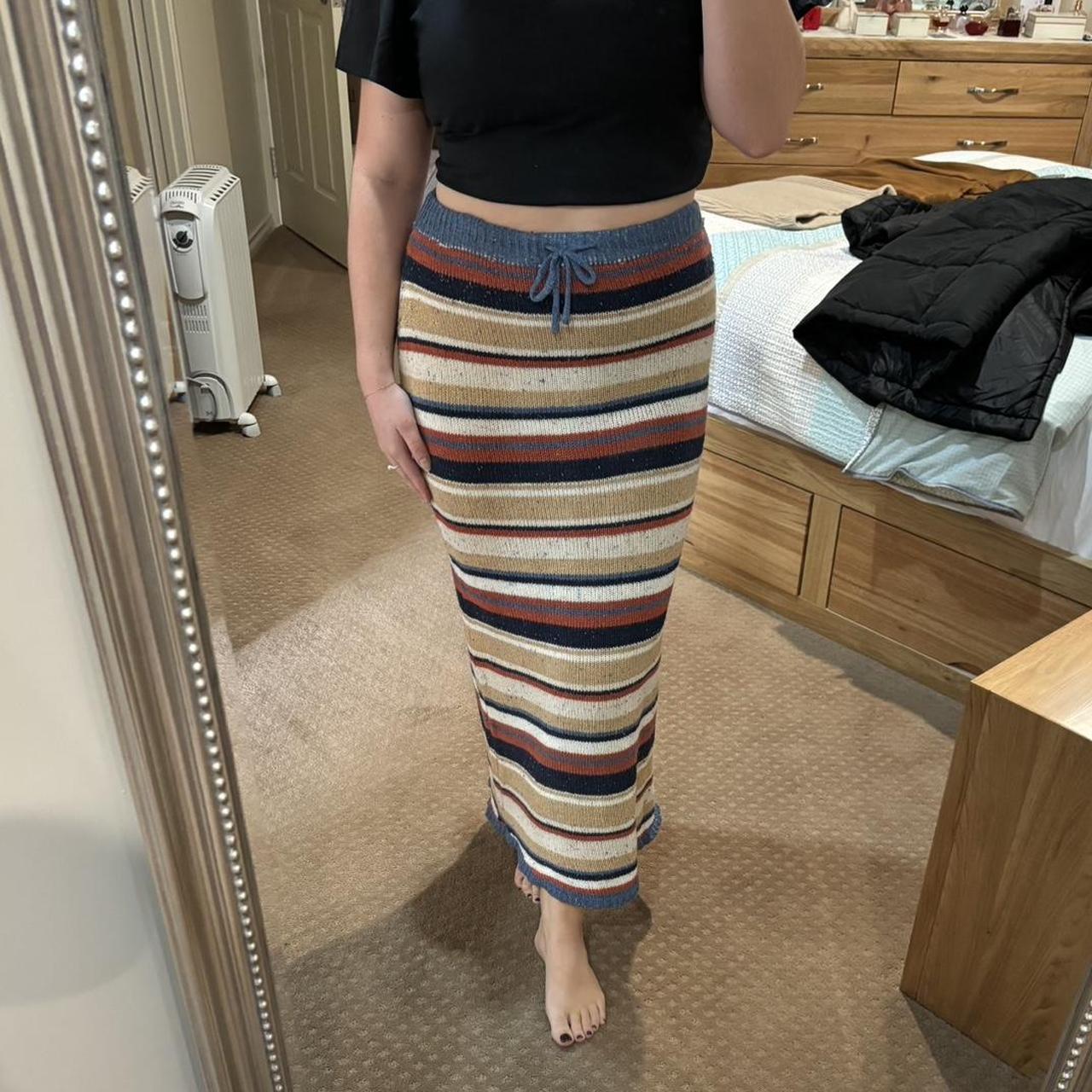 Vrg grl colour striped knit midi skirt. Size L