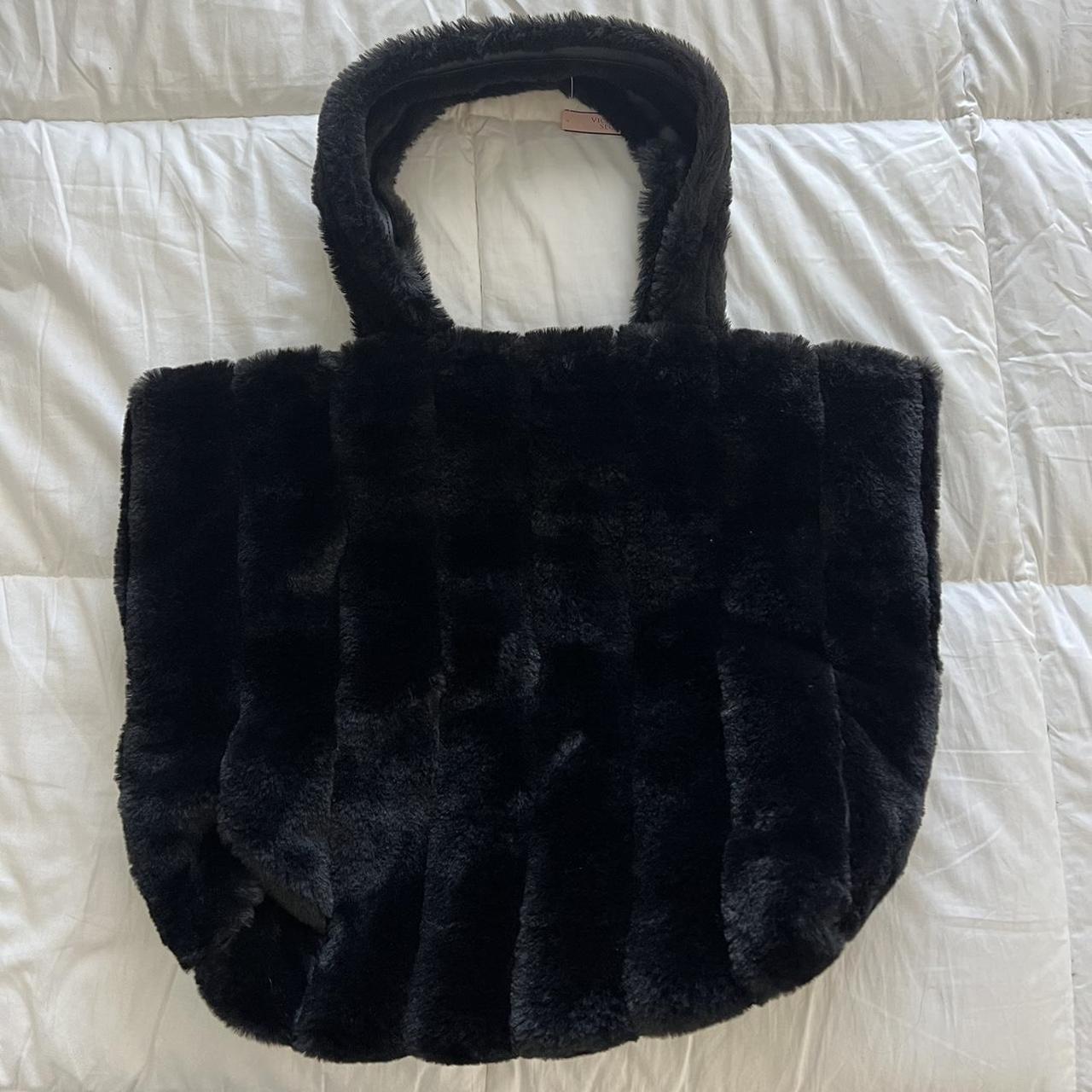 Black fuzzy tote discount bag