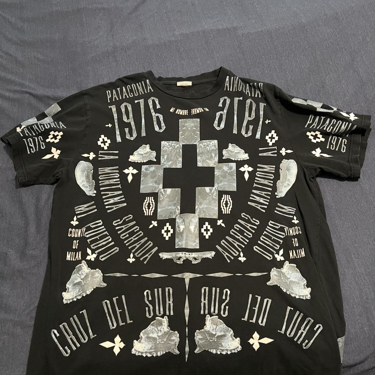 Marcelo burlon-t-shirt - Depop