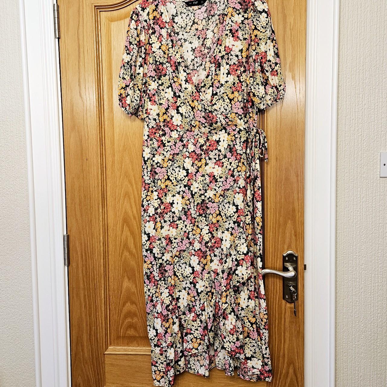 F&f floral print midi best sale wrap dress