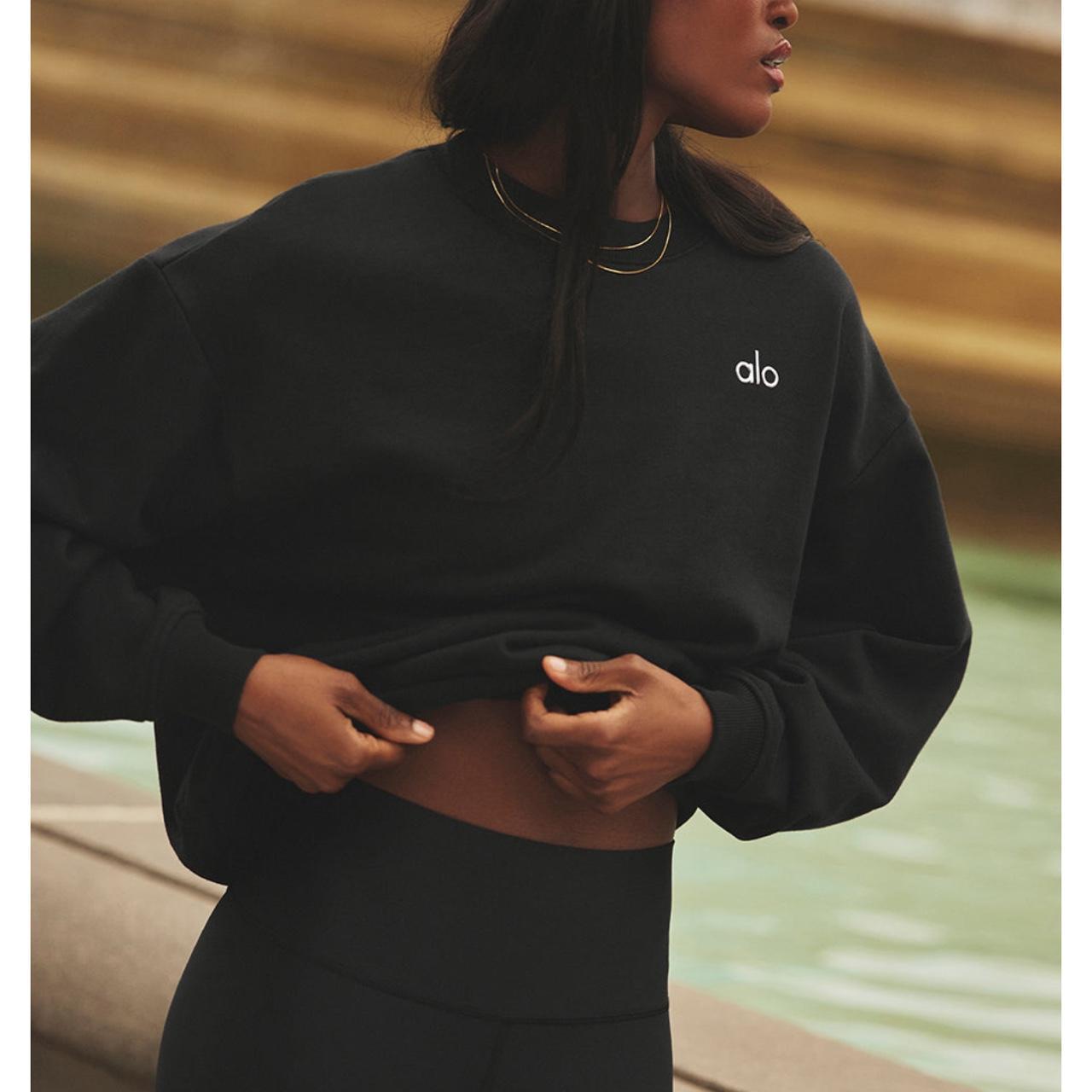 ALO YOGA Black accolade crew neck pullover Perfect | Depop