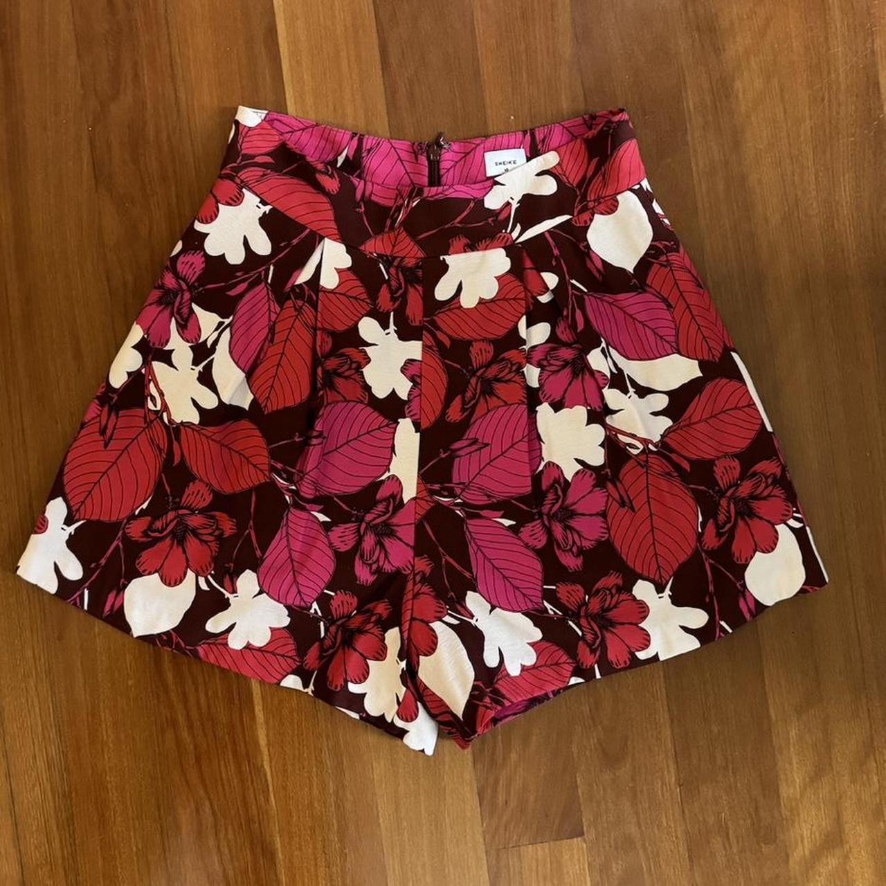 SHEIKE FLORAL SHORTS super beautiful and classy... - Depop