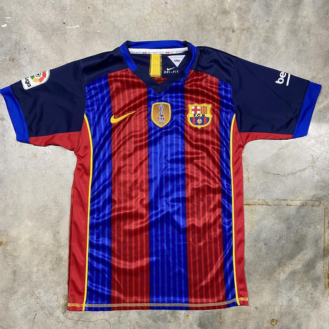 Bootleg Nike Lionel Messi jersey - nice condition... - Depop