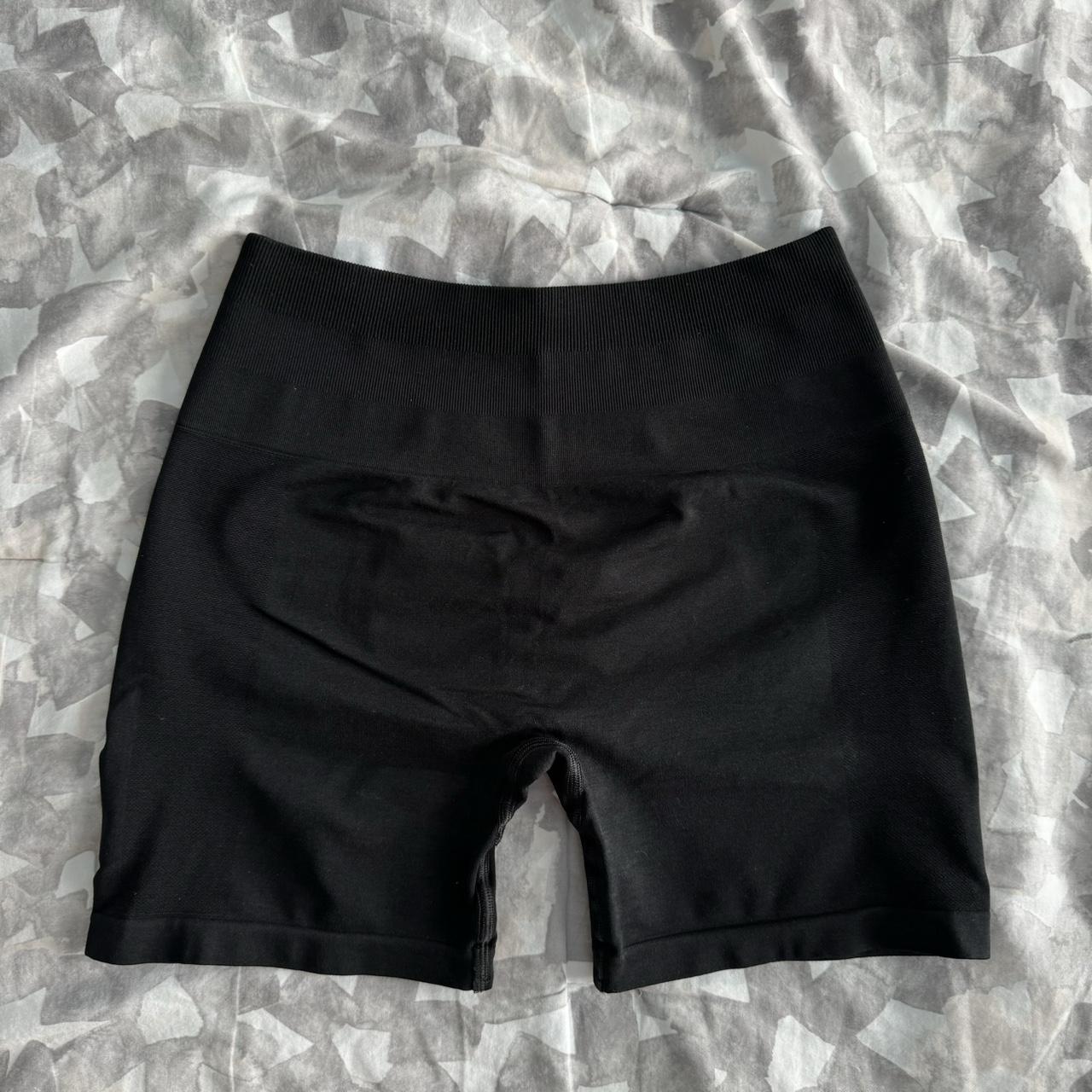 Alphalete Amplify Short 4.5” Solid black, scrunch,... - Depop