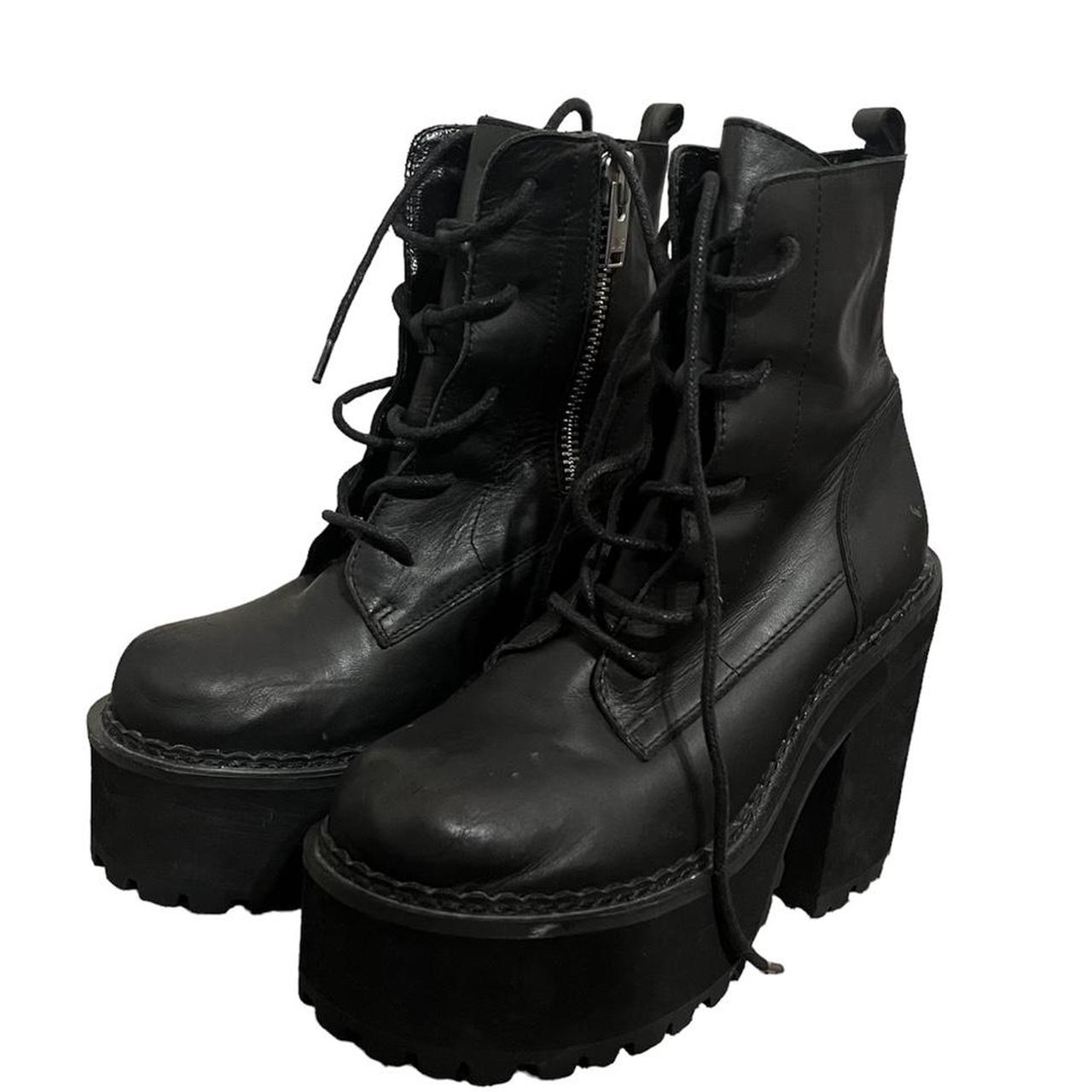 Unif choke-boot - Depop