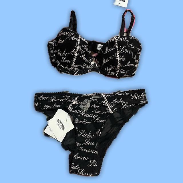 Moschino bra-set - Depop