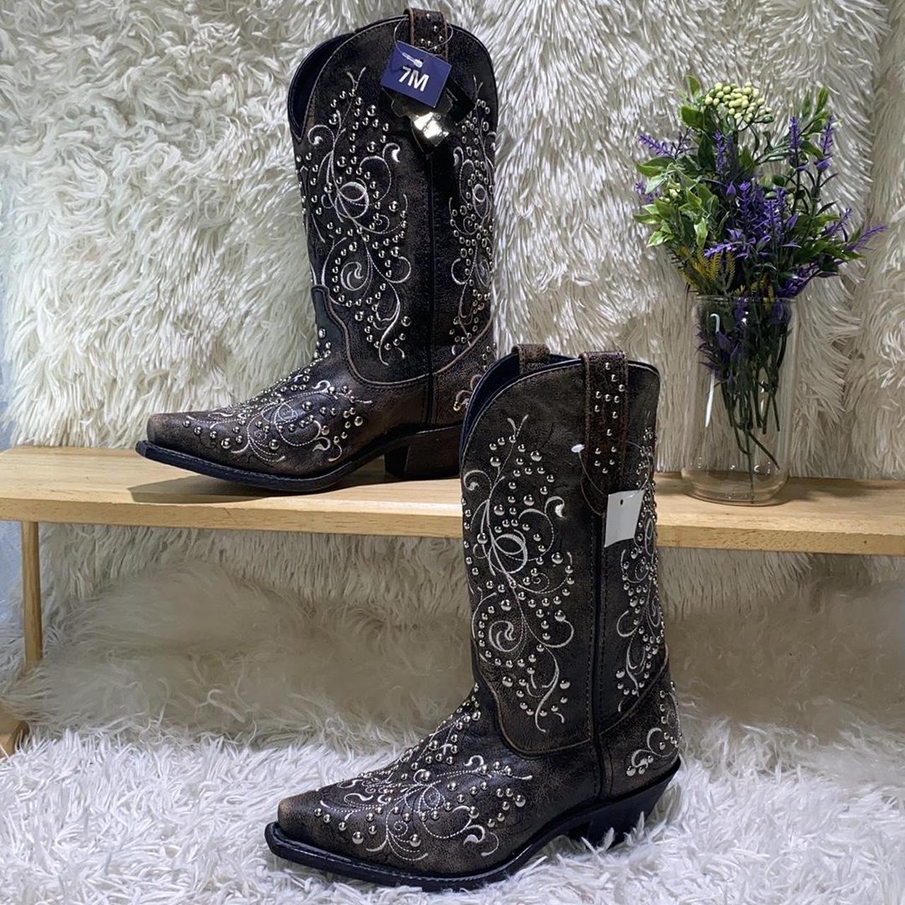 Beautiful store cowgirl boots