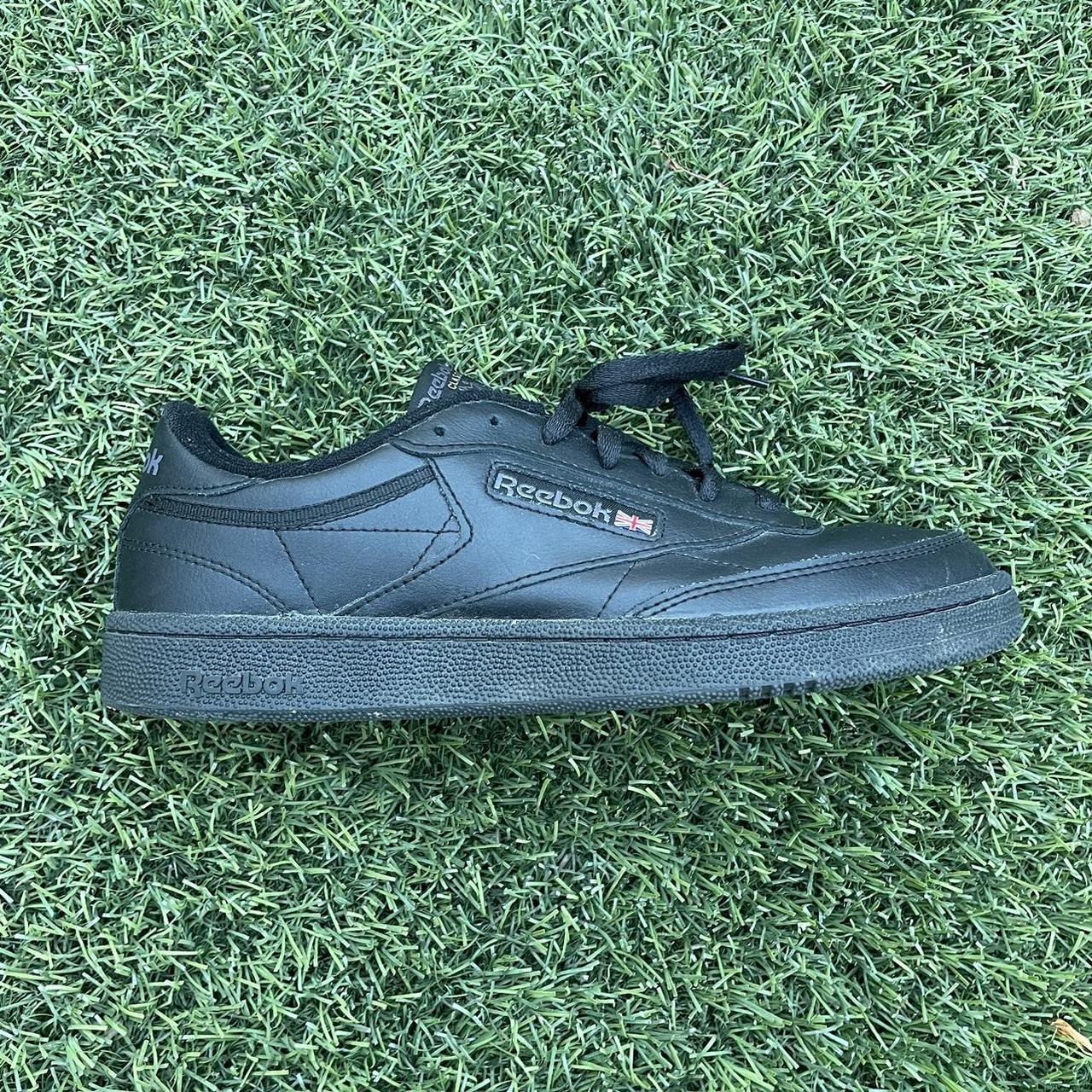 reebok club c leather trainers in black ar0454