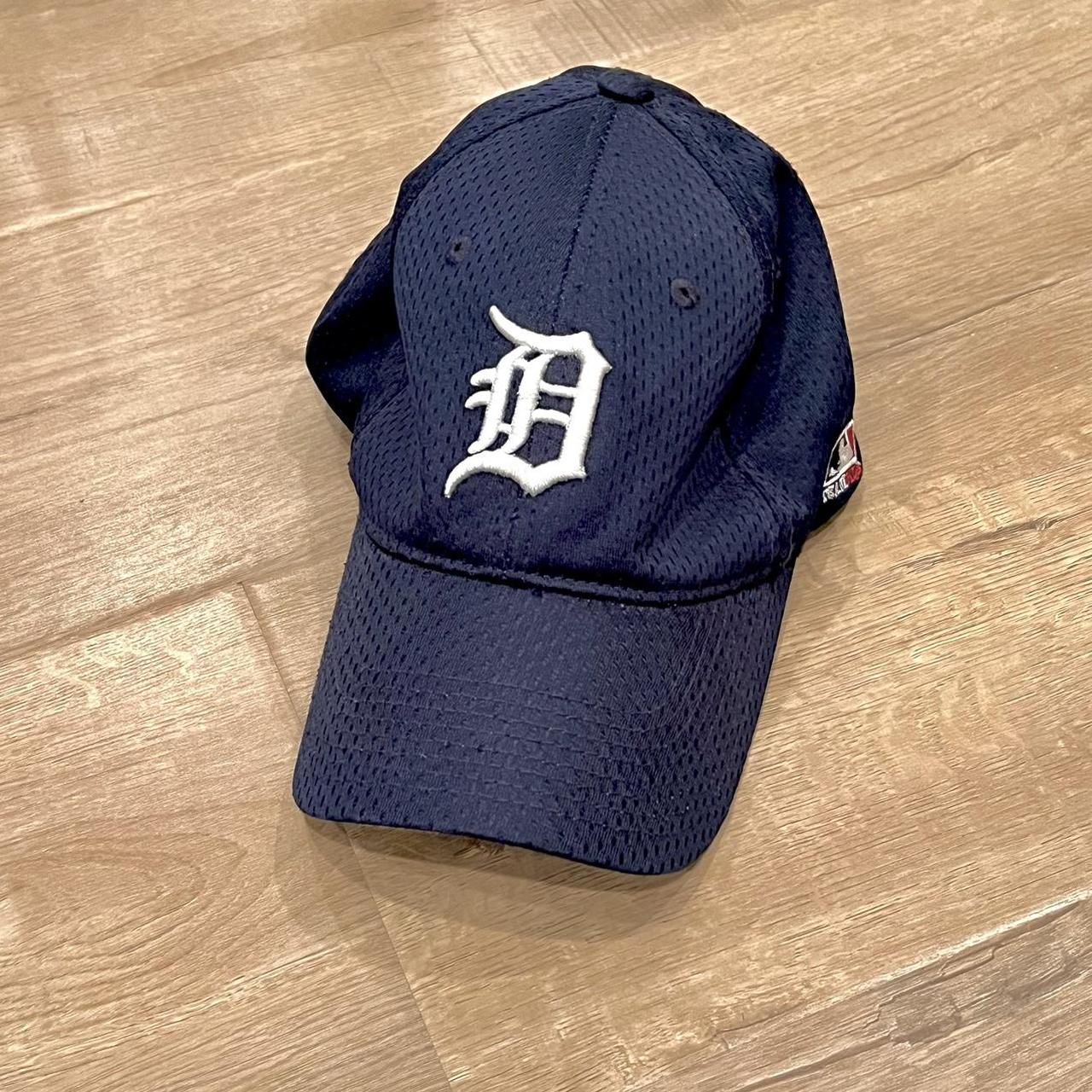 Signed Detroit Tigers Fitted Baseball Cap - 7 1/2 - Depop