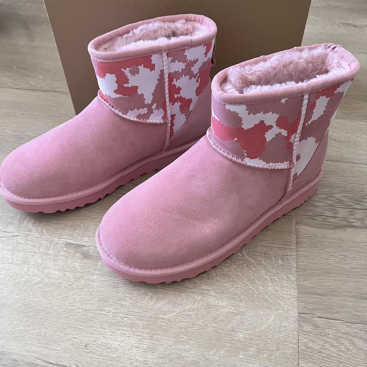 Ugg mini sale pink