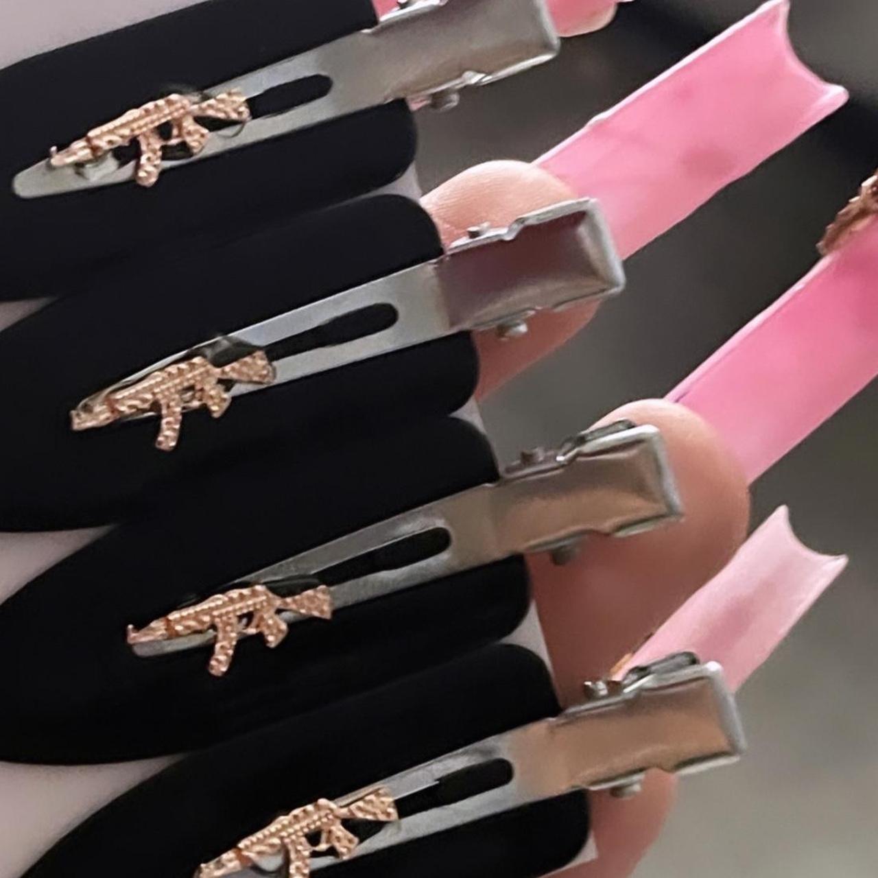 item listed by hunnybunzzz777
