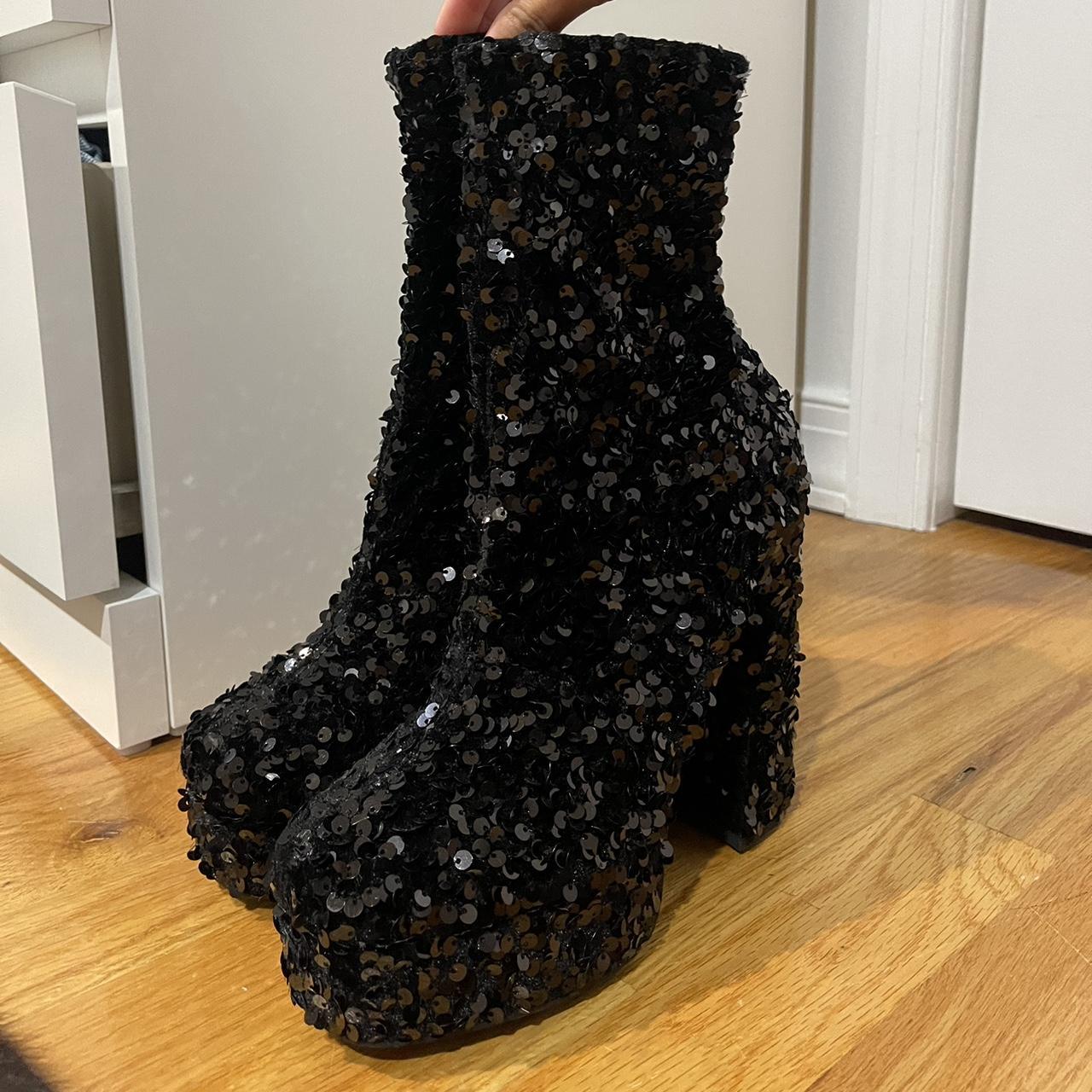 silver blossom boot for women in black