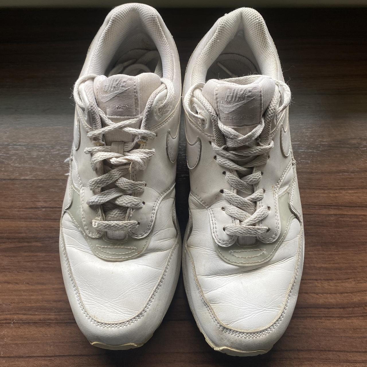 nike white 90s
