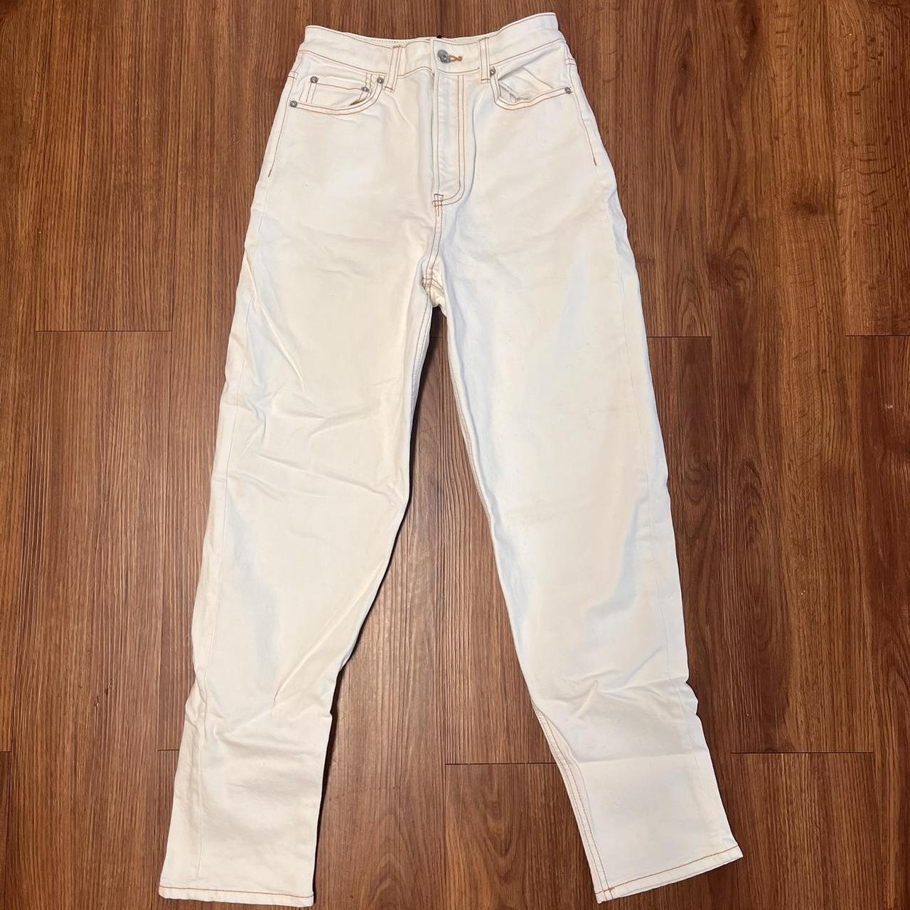 H&M - White Fits like a Straight Leg Jean Size - 4... - Depop