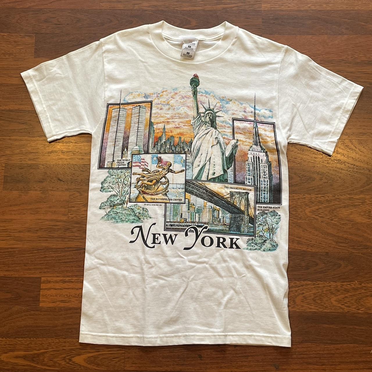 New York City h&m pocket tshirt! 🌵 size: adult - Depop