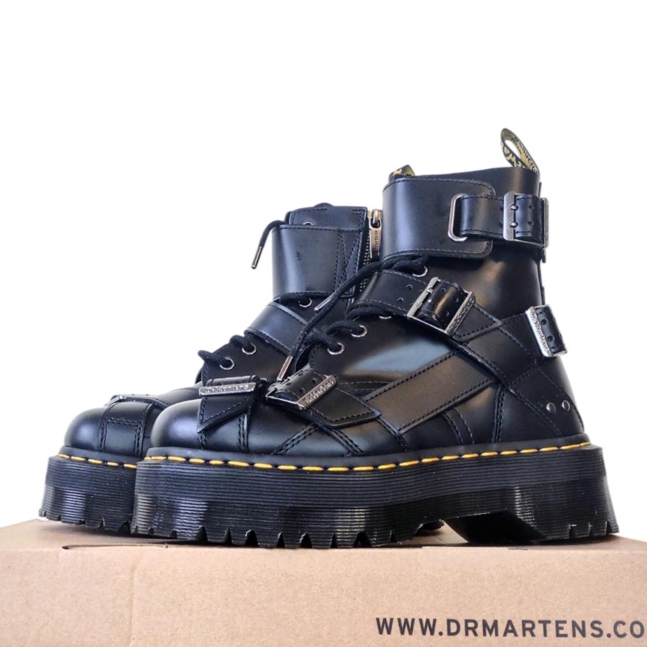 Chunky high-quality flatform martens jadon strap