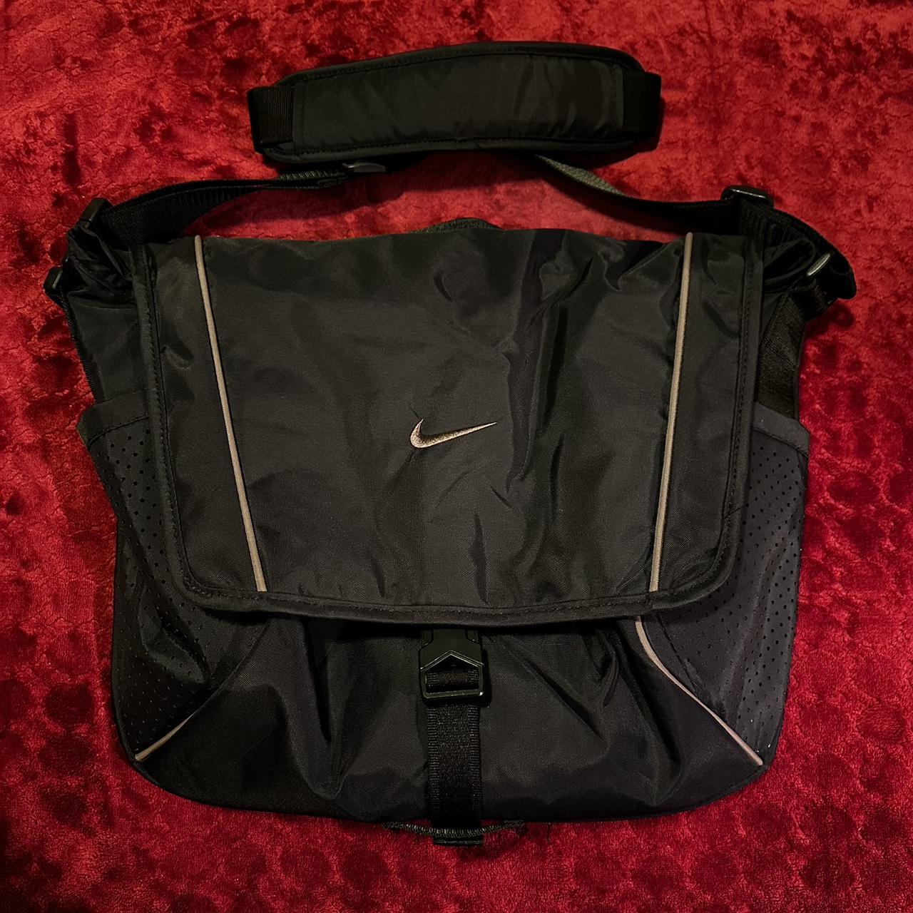 nike laptop messenger bag