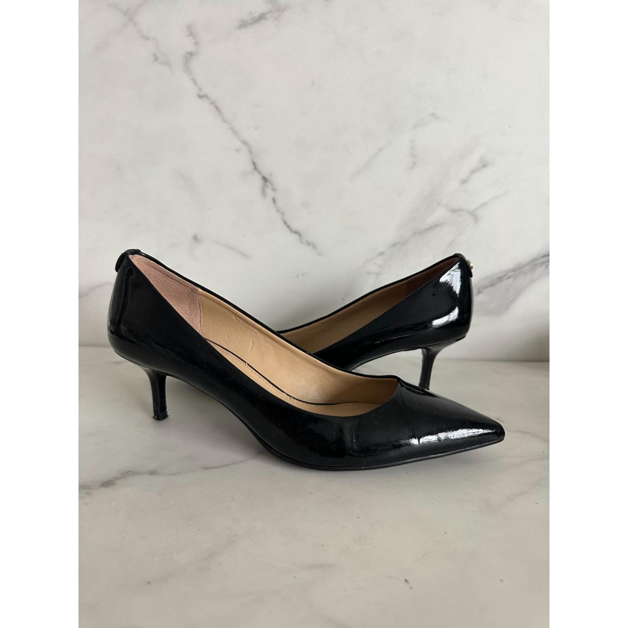 Michael kors best sale black patent pumps