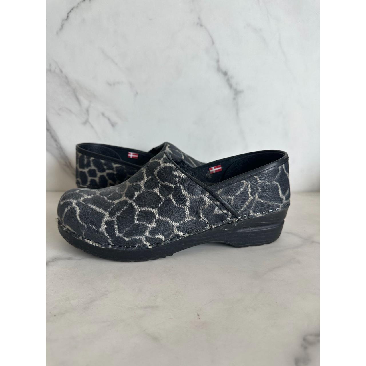 Sanita animal clearance print clogs