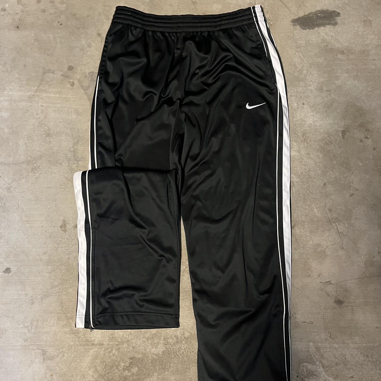 Nike Men's Black Trousers | Depop