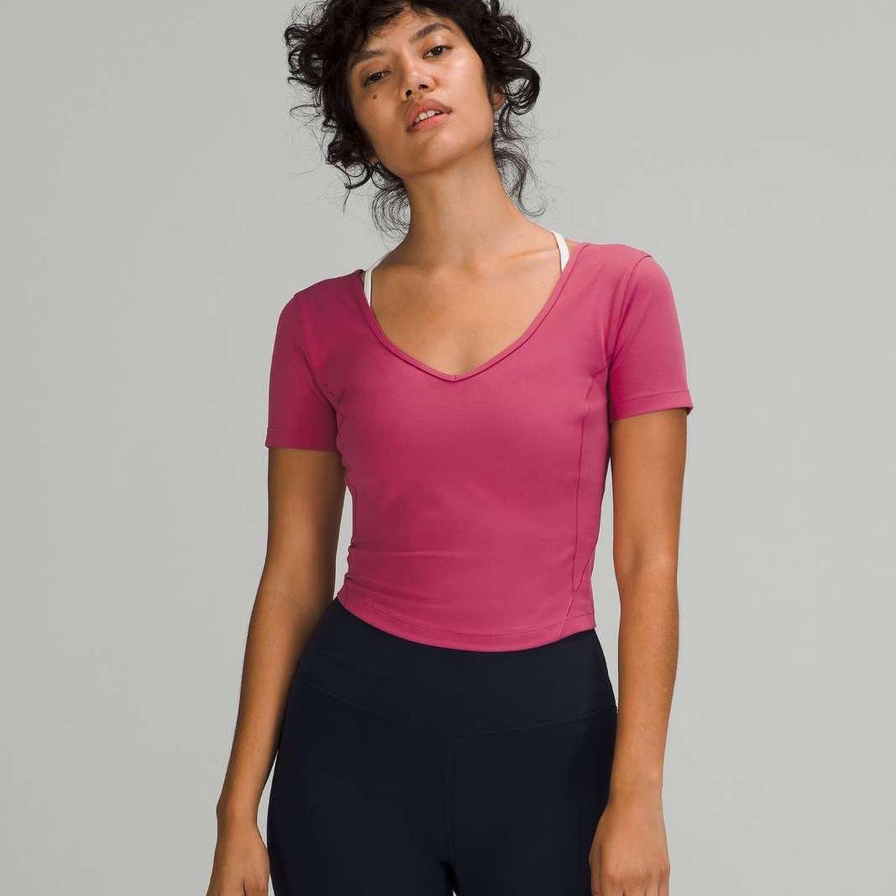 超高品質で人気の Lululemon Align T-shirt in Pink Lychee. Size 4. In | Depop ヨガ・ピラティス