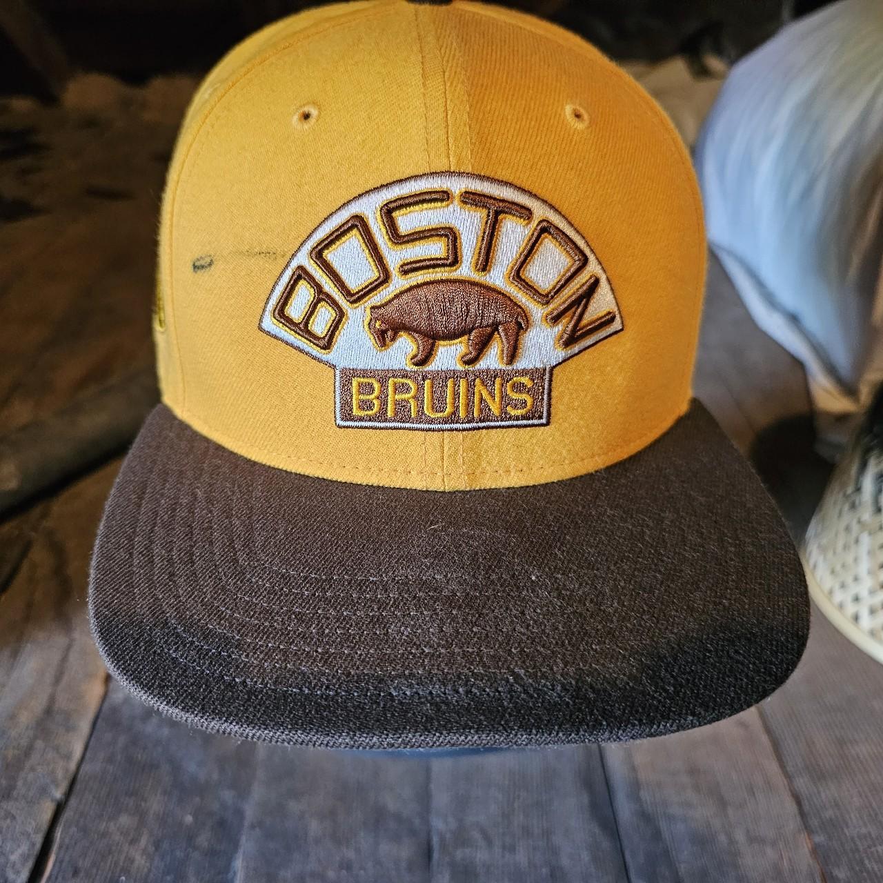 Vintage Boston bruins SnapBack hat 7.5/10 - Depop