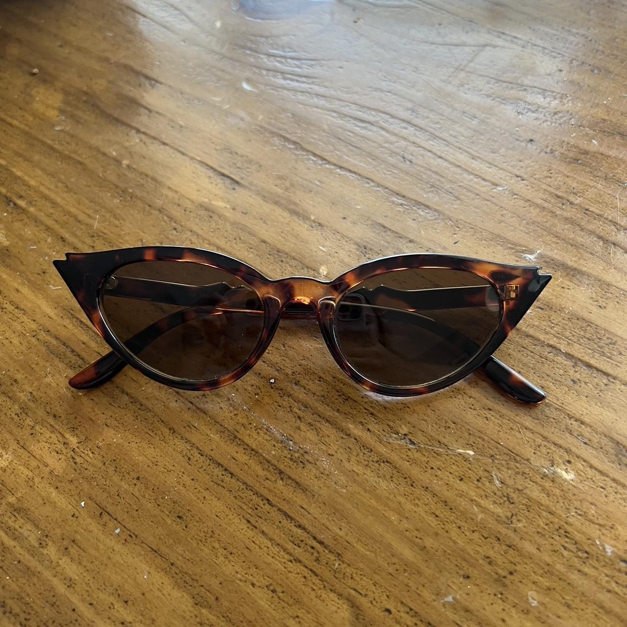 Cateye tortoiseshell sunglasses comes with... Depop