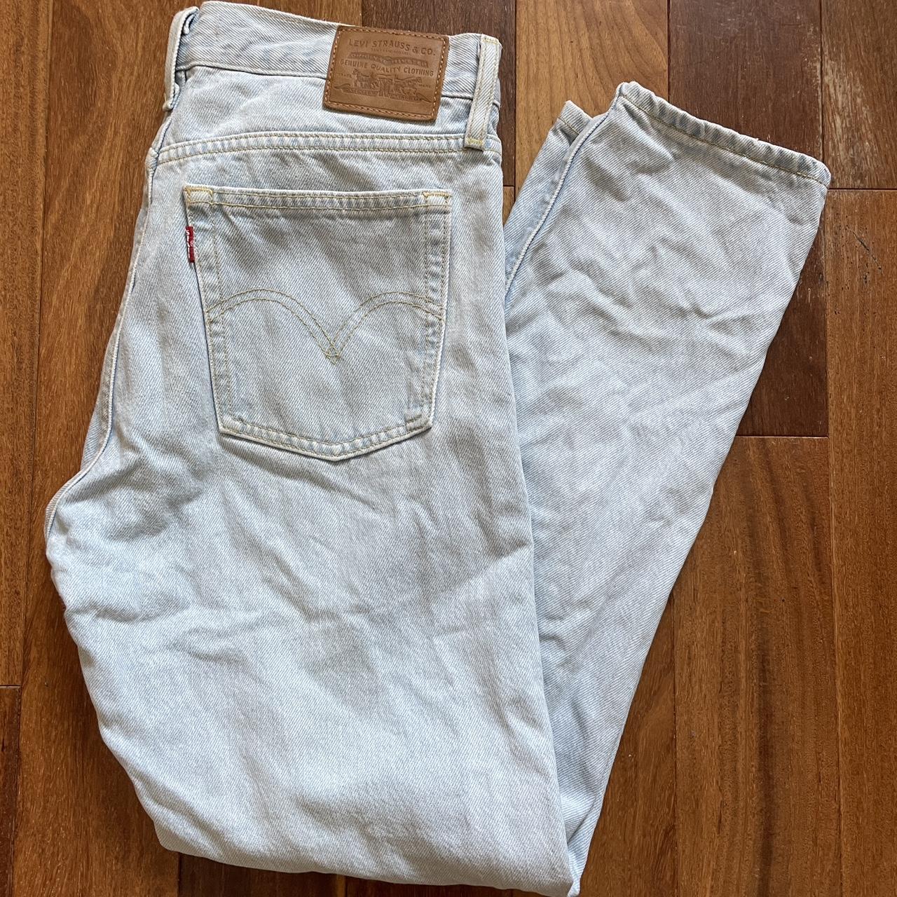 Levi's wedgie hotsell light wash