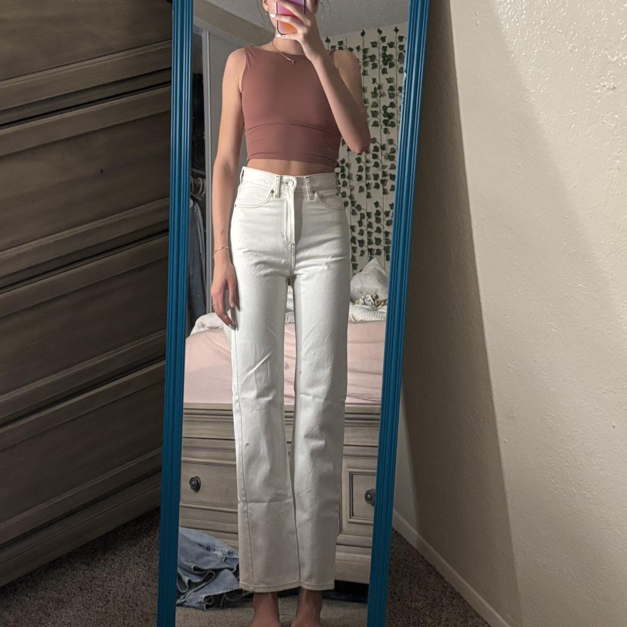 bdg high waisted cowboy jeans size: 26 5’8